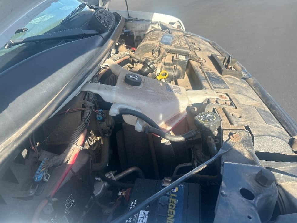 Flatbed Truck-Light and Medium Duty Trucks-GMC-2019-G33503-Torrance-CA-39,562\n\t\tmiles-$ 30,250 - Image 23