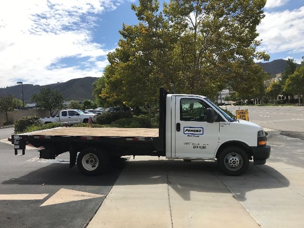 Flatbed Truck-Light and Medium Duty Trucks-GMC-2019-G33503-Torrance-CA-39,960\n\t\tmiles-$ 30,500 - Image 15