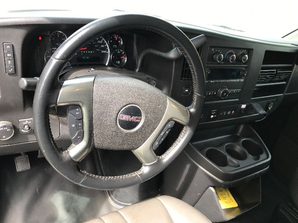 Flatbed Truck-Light and Medium Duty Trucks-GMC-2019-G33503-Torrance-CA-39,960\n\t\tmiles-$ 30,500 - Image 17