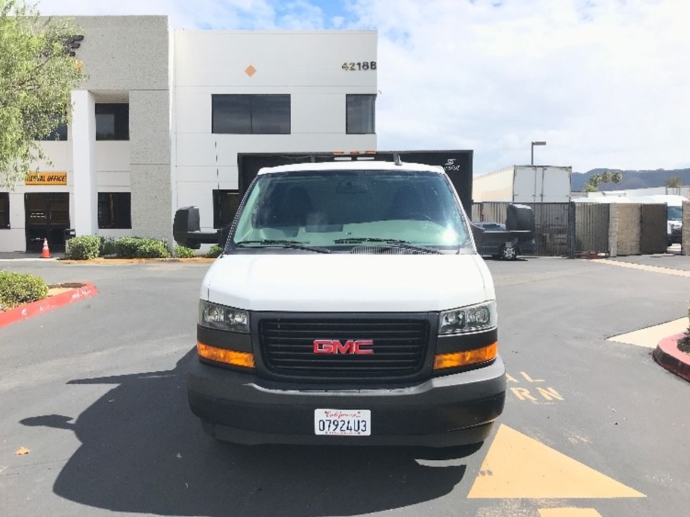 Flatbed Truck-Light and Medium Duty Trucks-GMC-2019-G33503-Torrance-CA-39,960\n\t\tmiles-$ 30,500 - Image 2