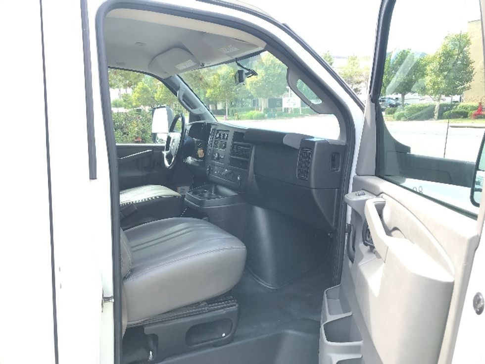 Flatbed Truck-Light and Medium Duty Trucks-GMC-2019-G33503-Torrance-CA-39,960\n\t\tmiles-$ 30,500 - Image 20