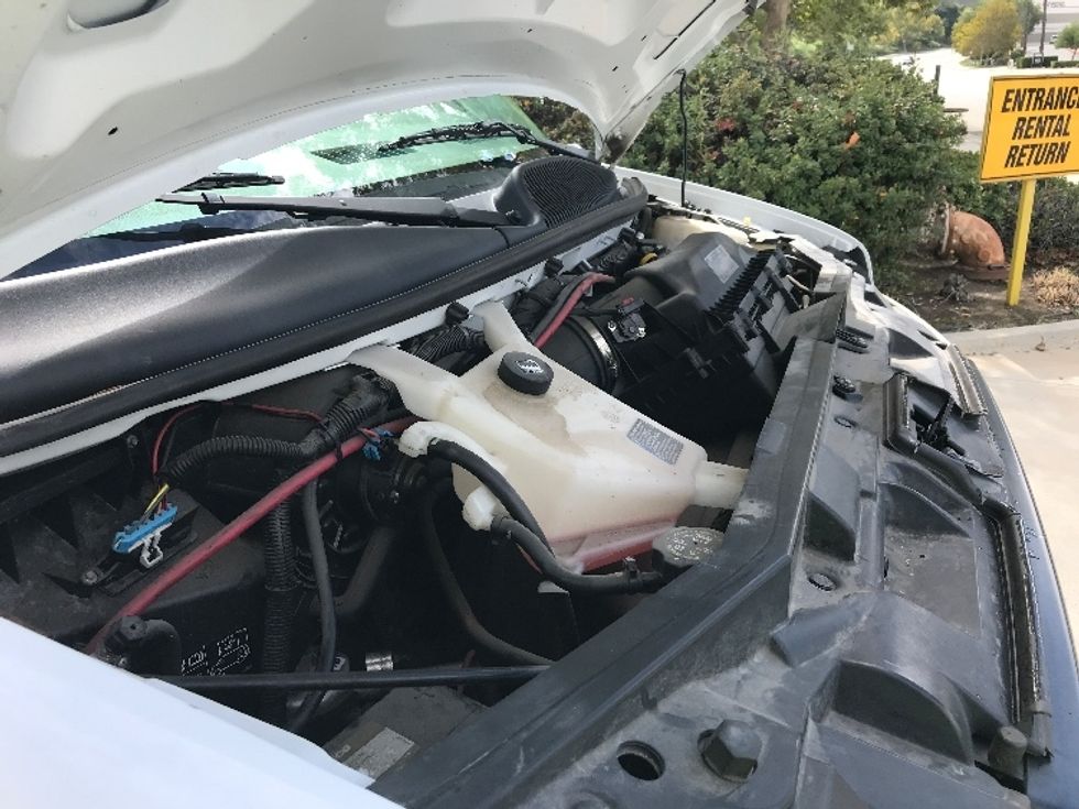 Flatbed Truck-Light and Medium Duty Trucks-GMC-2019-G33503-Torrance-CA-39,960\n\t\tmiles-$ 30,500 - Image 23