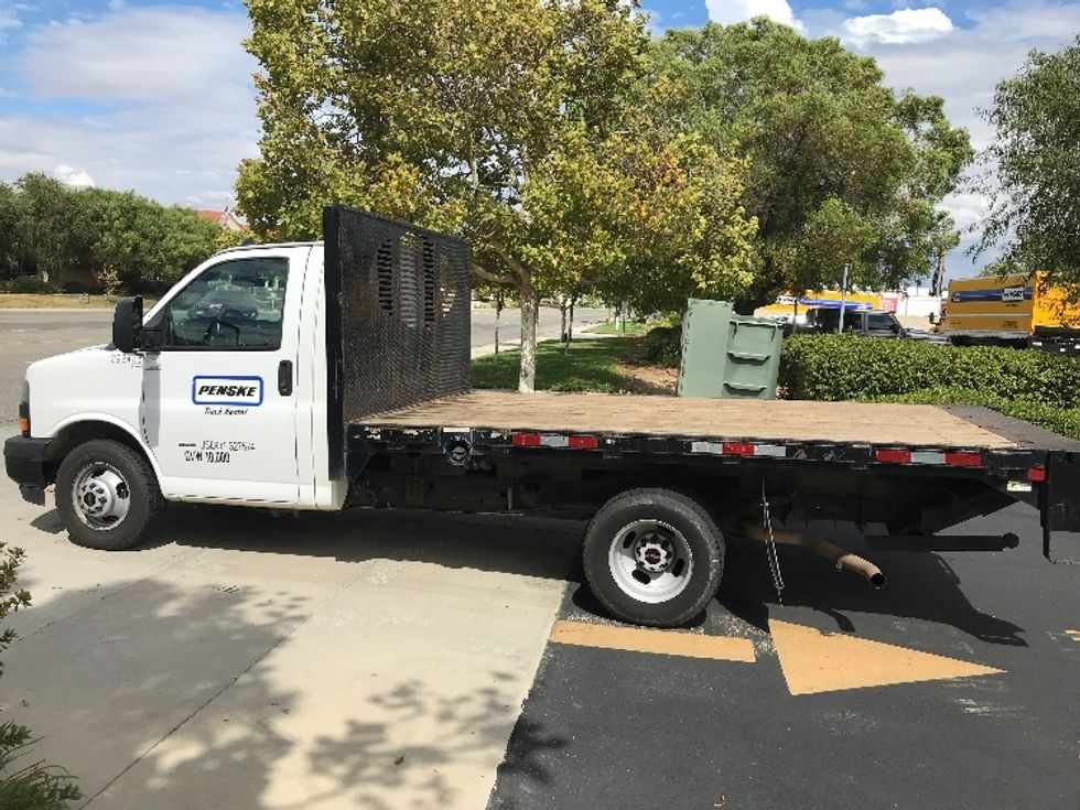 Flatbed Truck-Light and Medium Duty Trucks-GMC-2019-G33503-Torrance-CA-39,960\n\t\tmiles-$ 30,500 - Image 4
