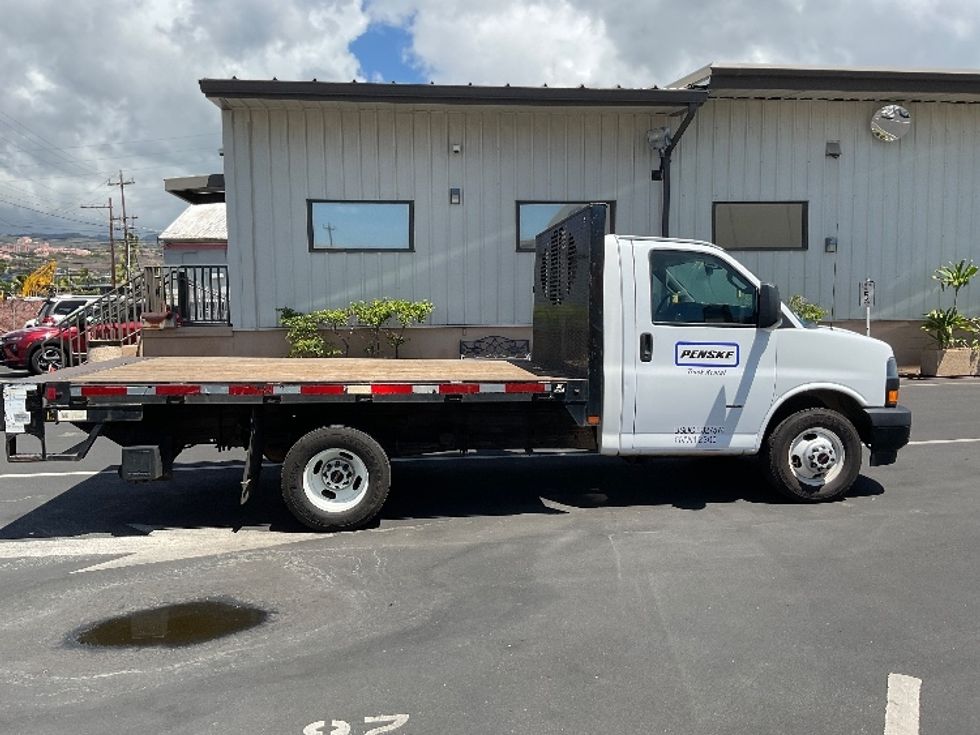 Flatbed Truck-Light and Medium Duty Trucks-GMC-2019-G33503-Torrance-CA-47,742\n\t\tmiles-$ 29,500 - Image 12