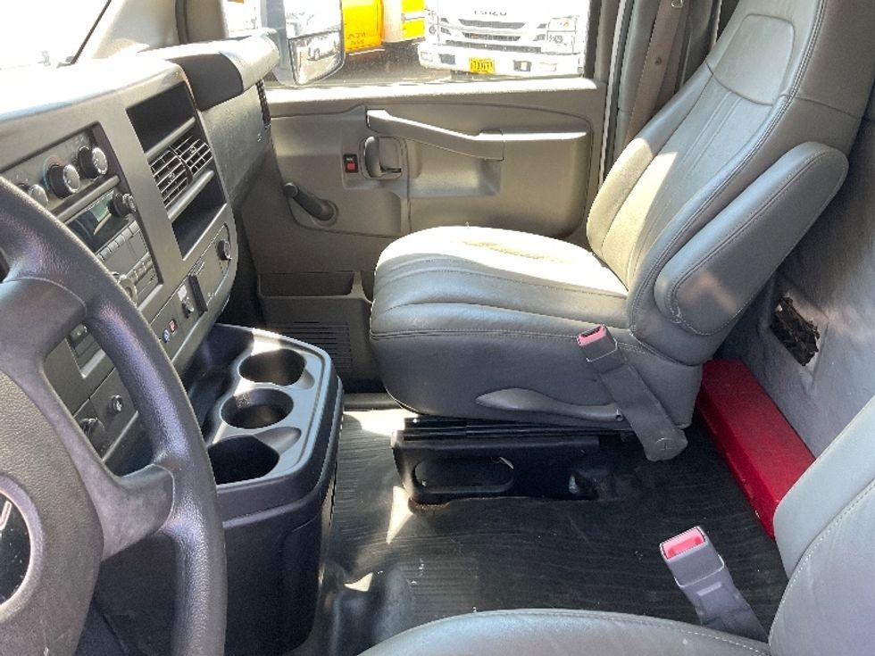 Flatbed Truck-Light and Medium Duty Trucks-GMC-2019-G33503-Torrance-CA-47,742\n\t\tmiles-$ 29,500 - Image 16