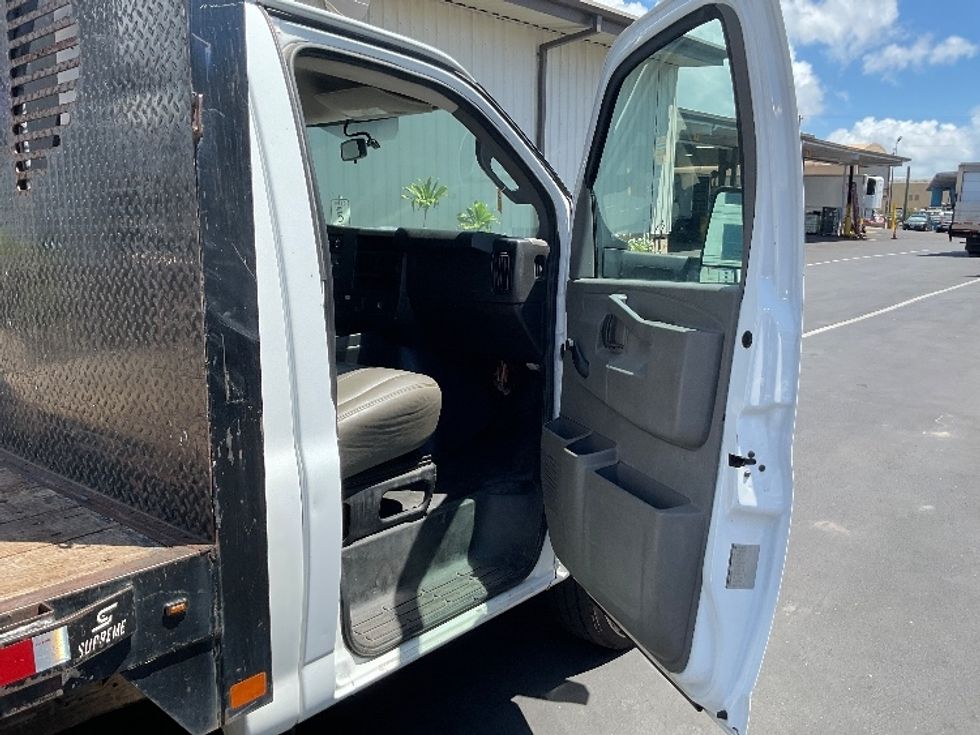 Flatbed Truck-Light and Medium Duty Trucks-GMC-2019-G33503-Torrance-CA-47,742\n\t\tmiles-$ 29,500 - Image 17