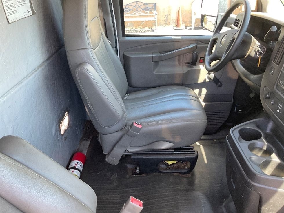 Flatbed Truck-Light and Medium Duty Trucks-GMC-2019-G33503-Torrance-CA-47,742\n\t\tmiles-$ 29,500 - Image 19