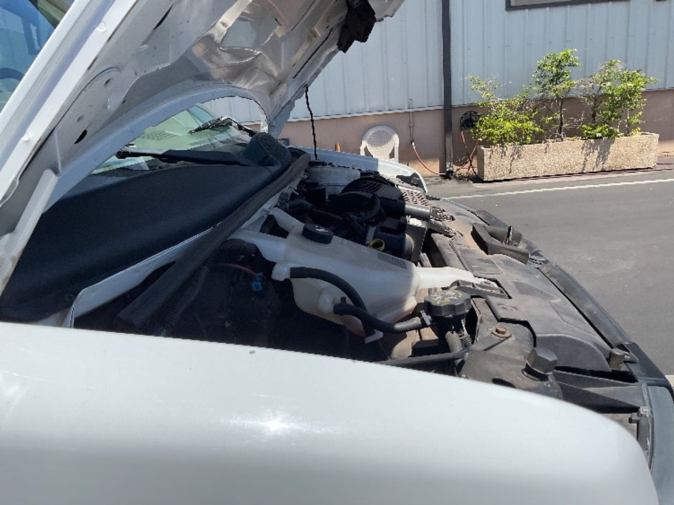 Flatbed Truck-Light and Medium Duty Trucks-GMC-2019-G33503-Torrance-CA-47,742\n\t\tmiles-$ 29,500 - Image 20