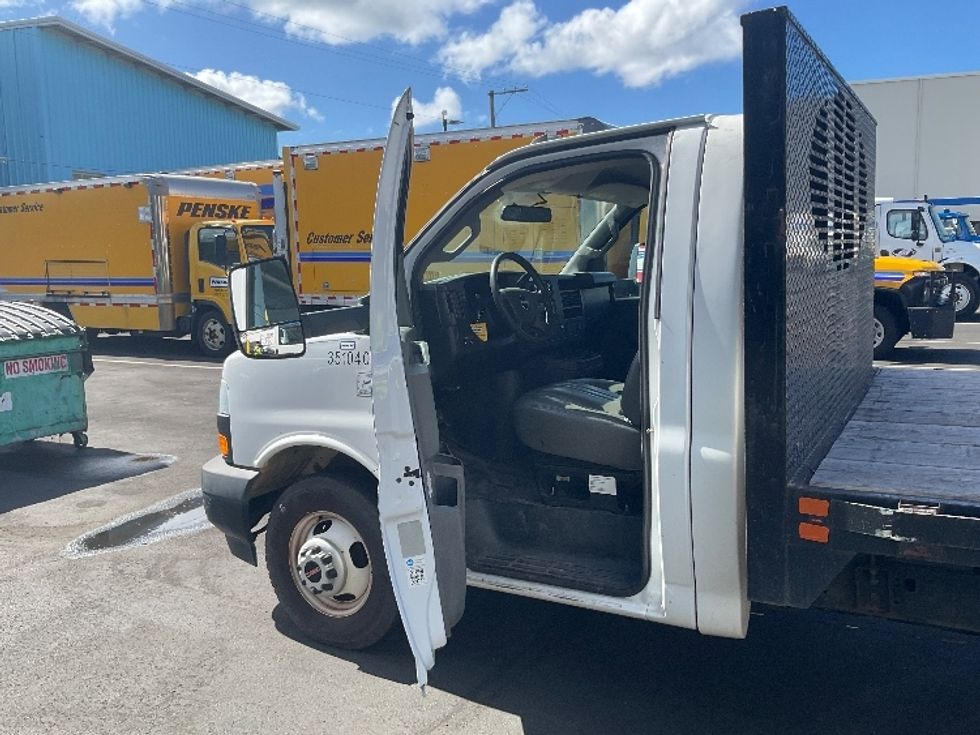 Flatbed Truck-Light and Medium Duty Trucks-GMC-2019-G33503-Torrance-CA-48,366\n\t\tmiles-$ 29,250 - Image 16