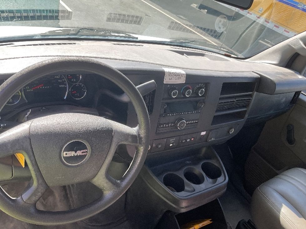 Flatbed Truck-Light and Medium Duty Trucks-GMC-2019-G33503-Torrance-CA-48,366\n\t\tmiles-$ 29,250 - Image 18