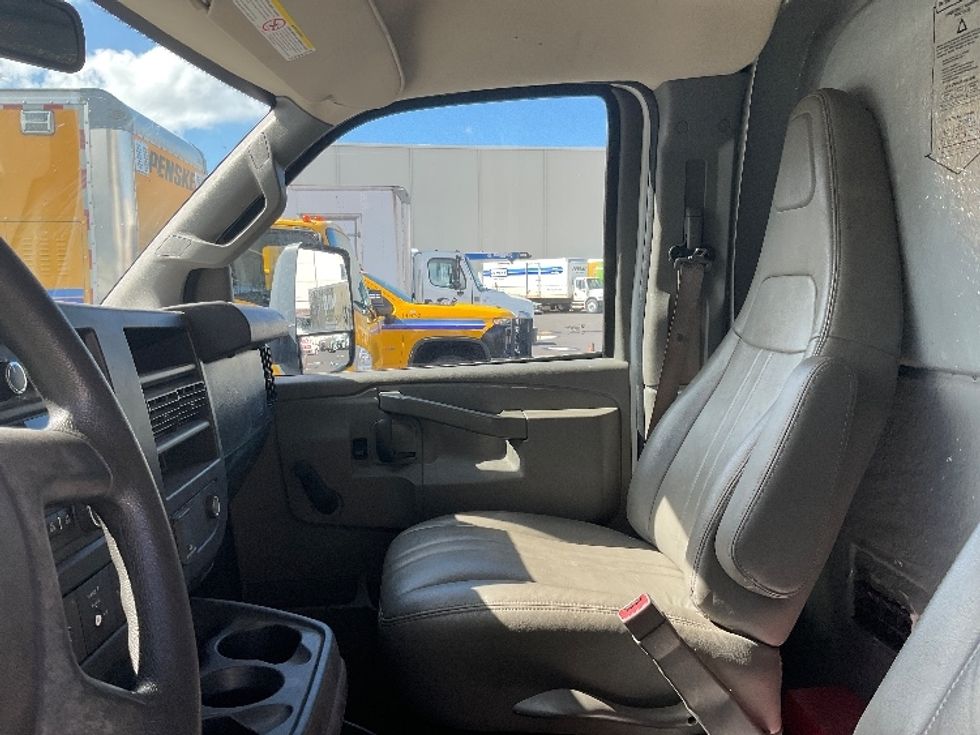 Flatbed Truck-Light and Medium Duty Trucks-GMC-2019-G33503-Torrance-CA-48,366\n\t\tmiles-$ 29,250 - Image 19