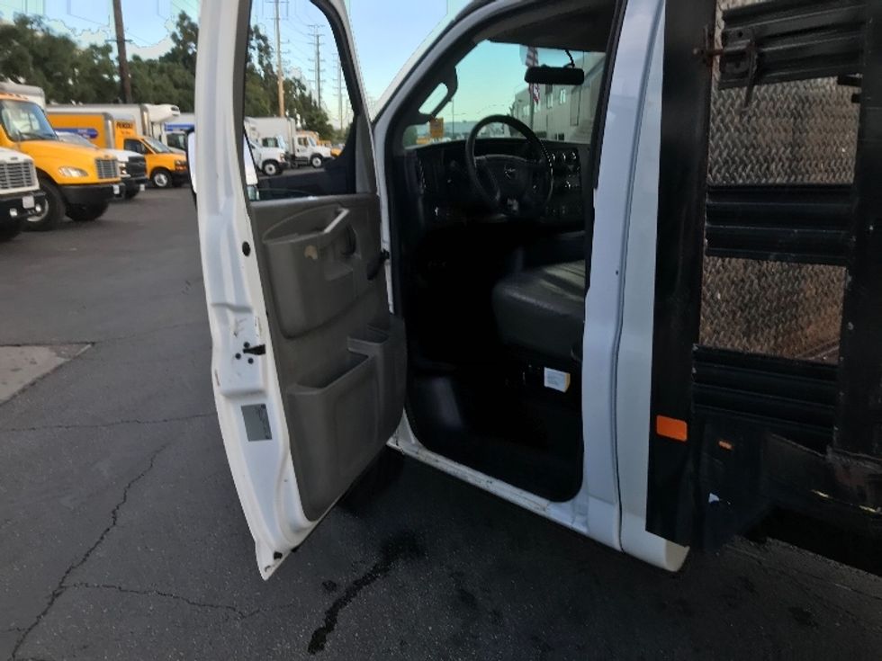 Flatbed Truck-Light and Medium Duty Trucks-GMC-2019-G33503-Torrance-CA-50,975\n\t\tmiles-$ 30,750 - Image 14