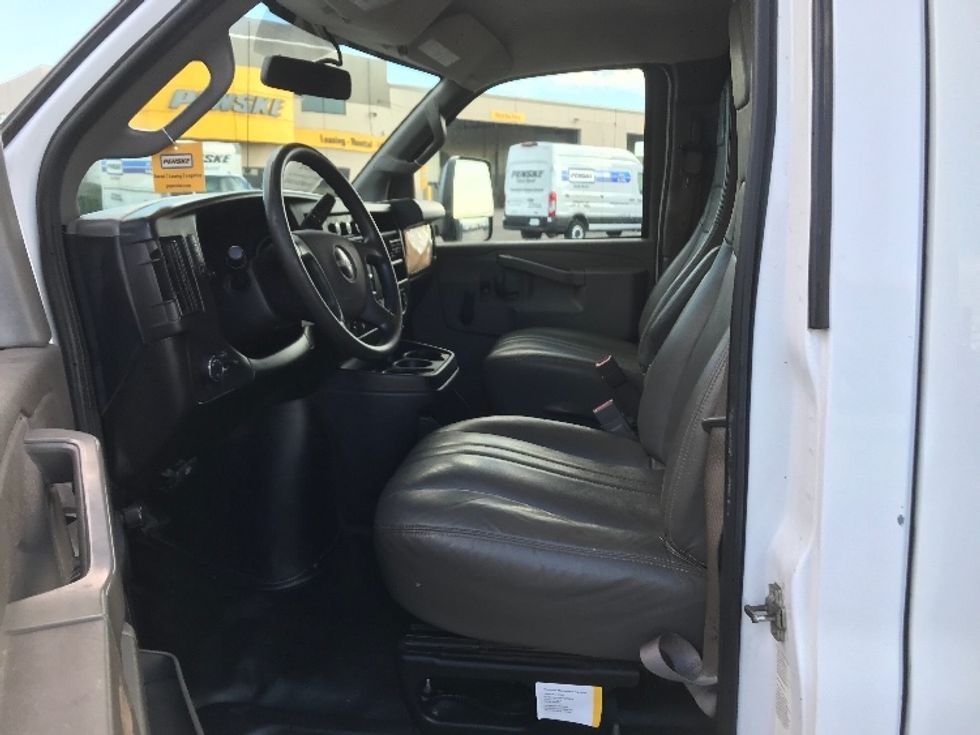 Flatbed Truck-Light and Medium Duty Trucks-GMC-2019-G33503-Torrance-CA-50,975\n\t\tmiles-$ 30,750 - Image 15