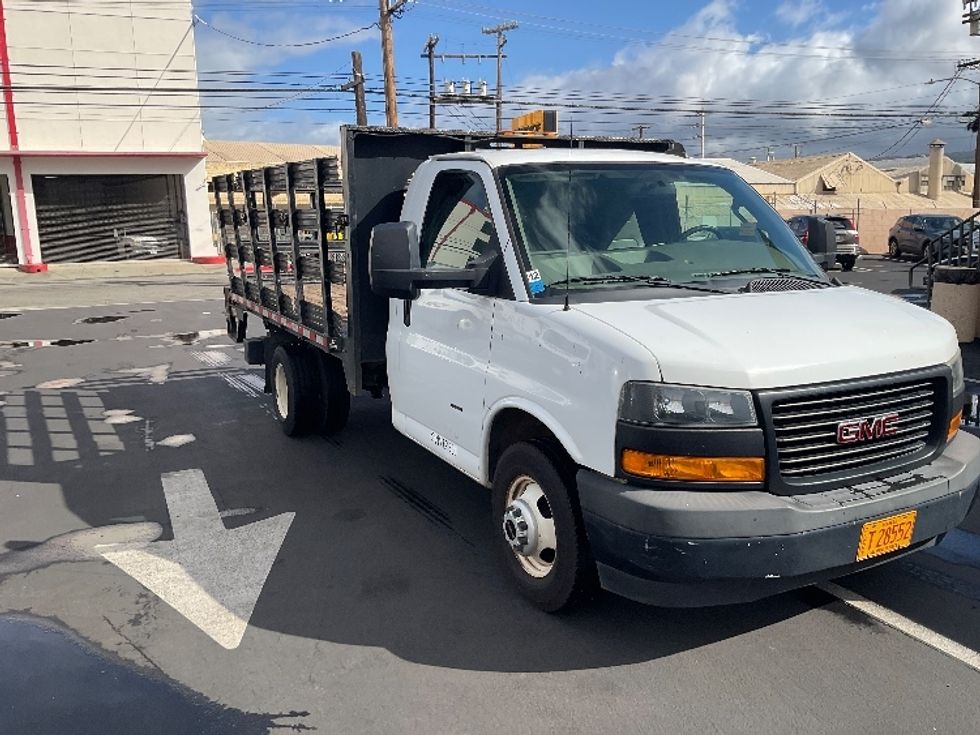Flatbed Truck-Light and Medium Duty Trucks-GMC-2019-G33503-Torrance-CA-57,819\n\t\tmiles-$ 30,250 - Image 1