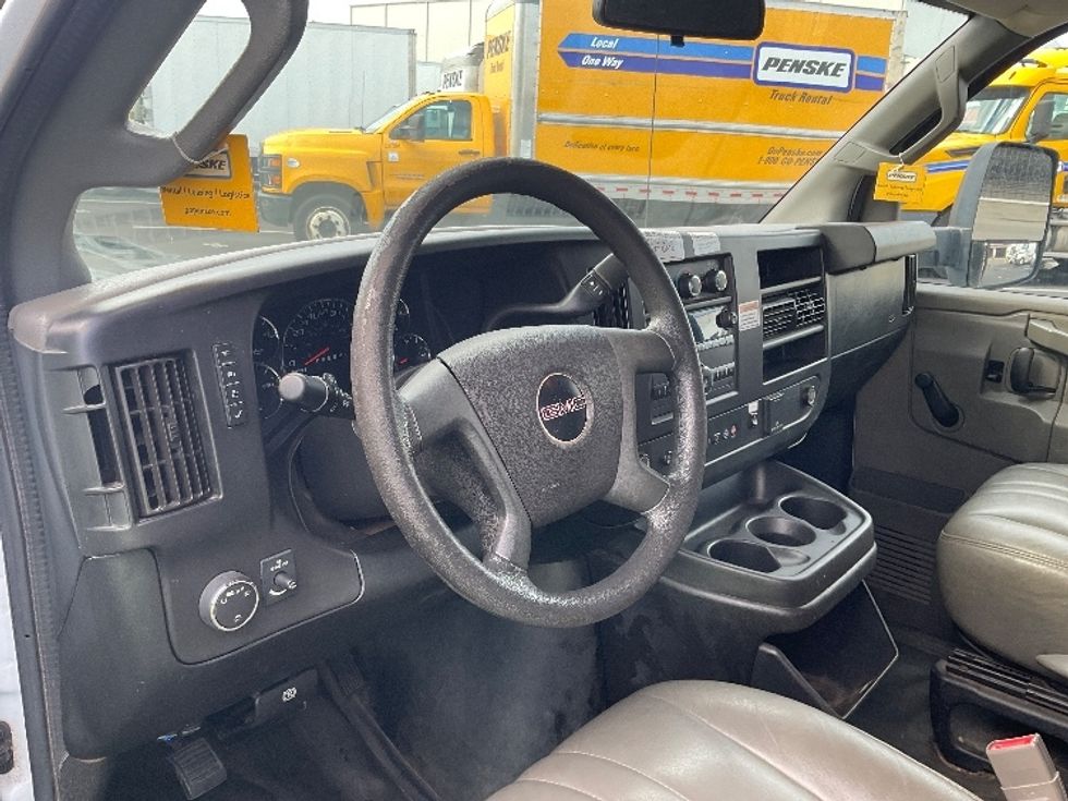 Flatbed Truck-Light and Medium Duty Trucks-GMC-2019-G33503-Torrance-CA-57,819\n\t\tmiles-$ 30,250 - Image 17