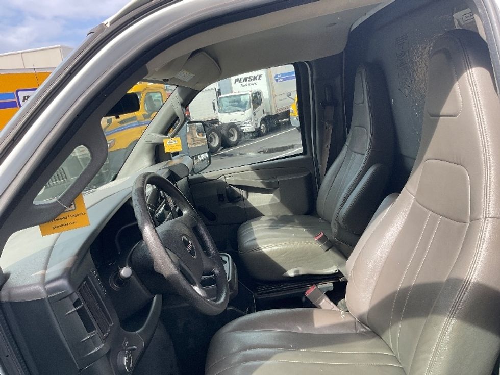 Flatbed Truck-Light and Medium Duty Trucks-GMC-2019-G33503-Torrance-CA-57,819\n\t\tmiles-$ 30,250 - Image 19