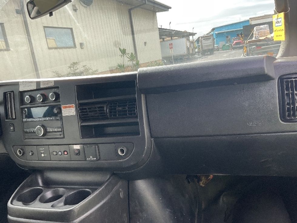 Flatbed Truck-Light and Medium Duty Trucks-GMC-2019-G33503-Torrance-CA-57,819\n\t\tmiles-$ 30,250 - Image 21