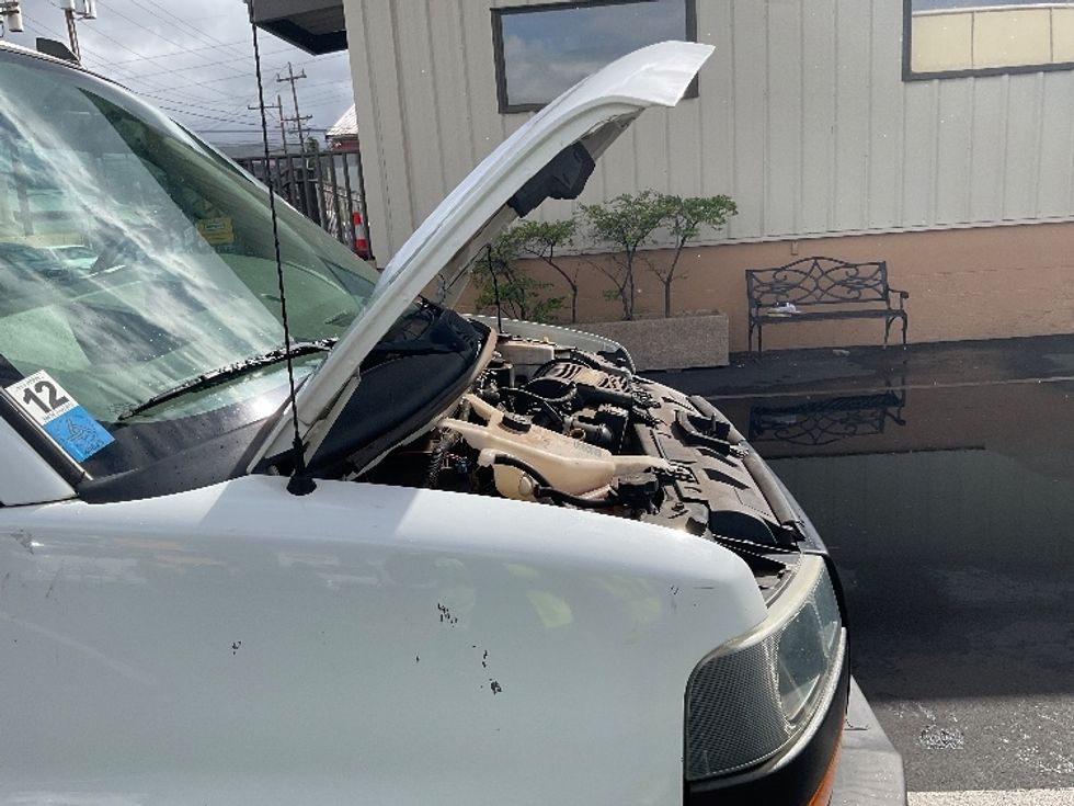 Flatbed Truck-Light and Medium Duty Trucks-GMC-2019-G33503-Torrance-CA-57,819\n\t\tmiles-$ 30,250 - Image 23