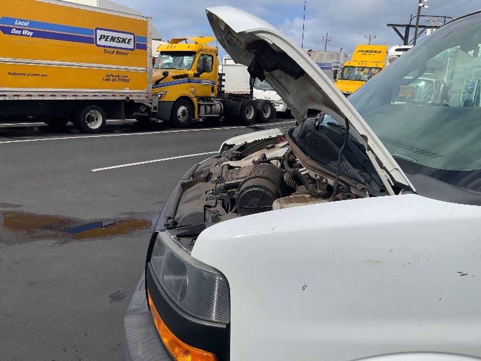 Flatbed Truck-Light and Medium Duty Trucks-GMC-2019-G33503-Torrance-CA-57,819\n\t\tmiles-$ 30,250 - Image 24