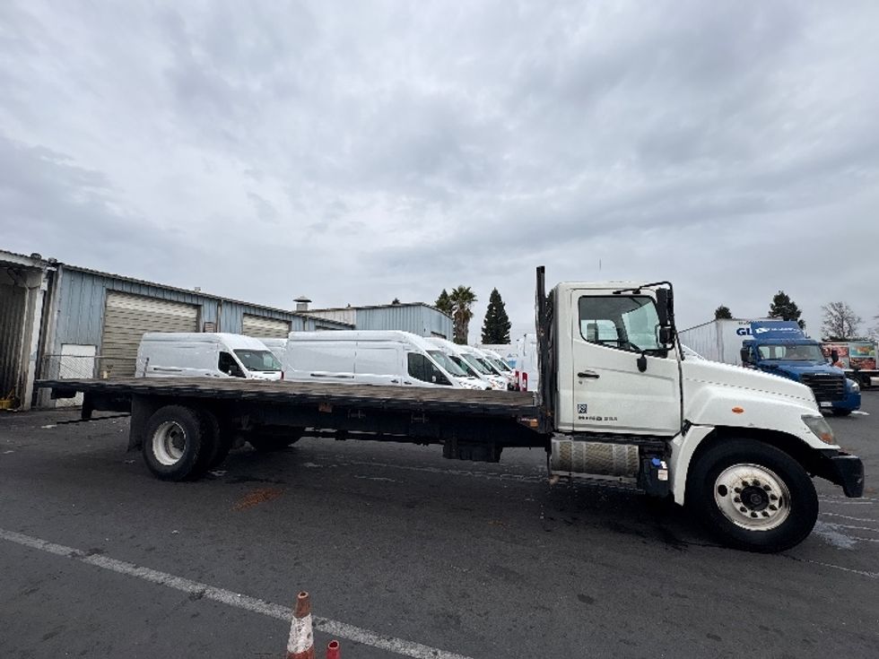 Flatbed Truck-Light and Medium Duty Trucks-Hino-2015-268-West Sacramento-CA-80,907\n\t\tmiles-$ 45,250 - Image 15