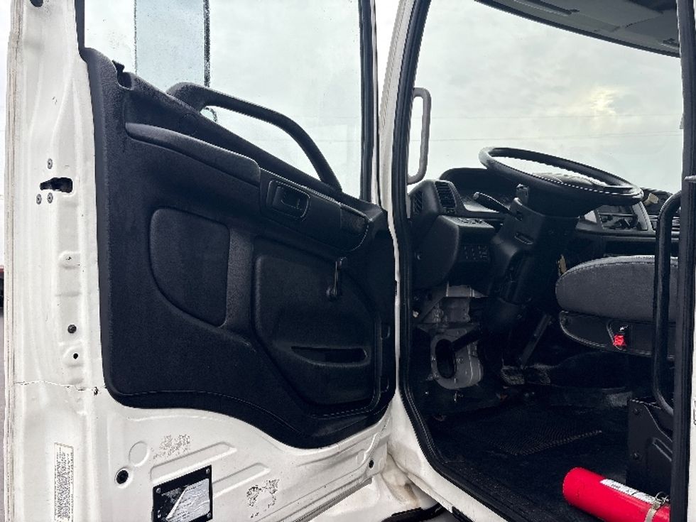 Flatbed Truck-Light and Medium Duty Trucks-Hino-2015-268-West Sacramento-CA-80,907\n\t\tmiles-$ 45,250 - Image 16