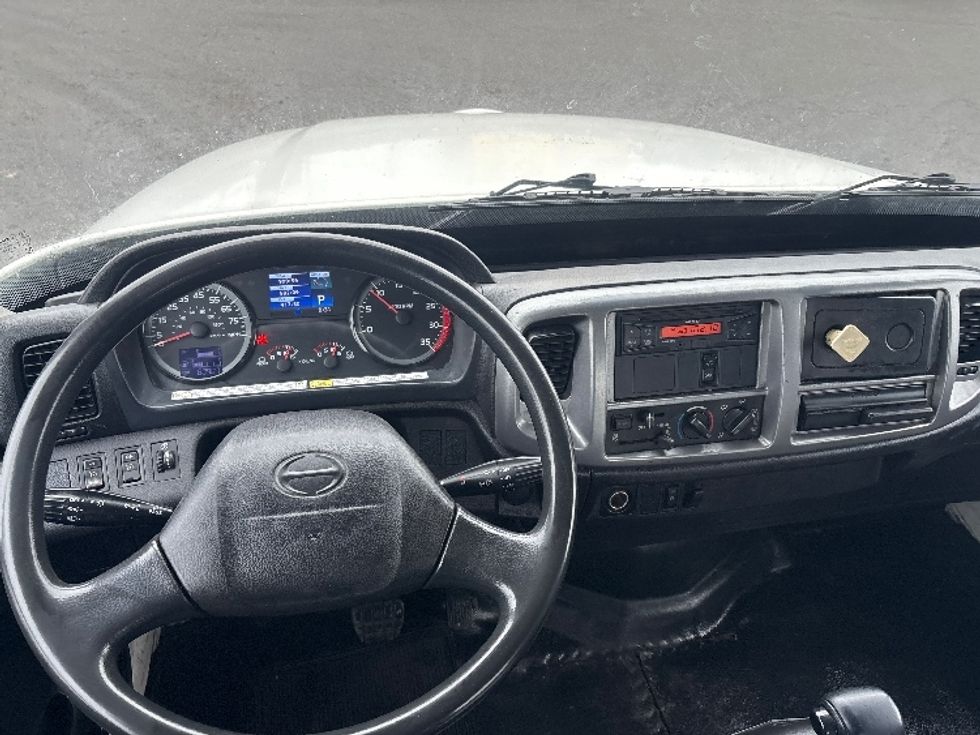 Flatbed Truck-Light and Medium Duty Trucks-Hino-2015-268-West Sacramento-CA-80,907\n\t\tmiles-$ 45,250 - Image 18