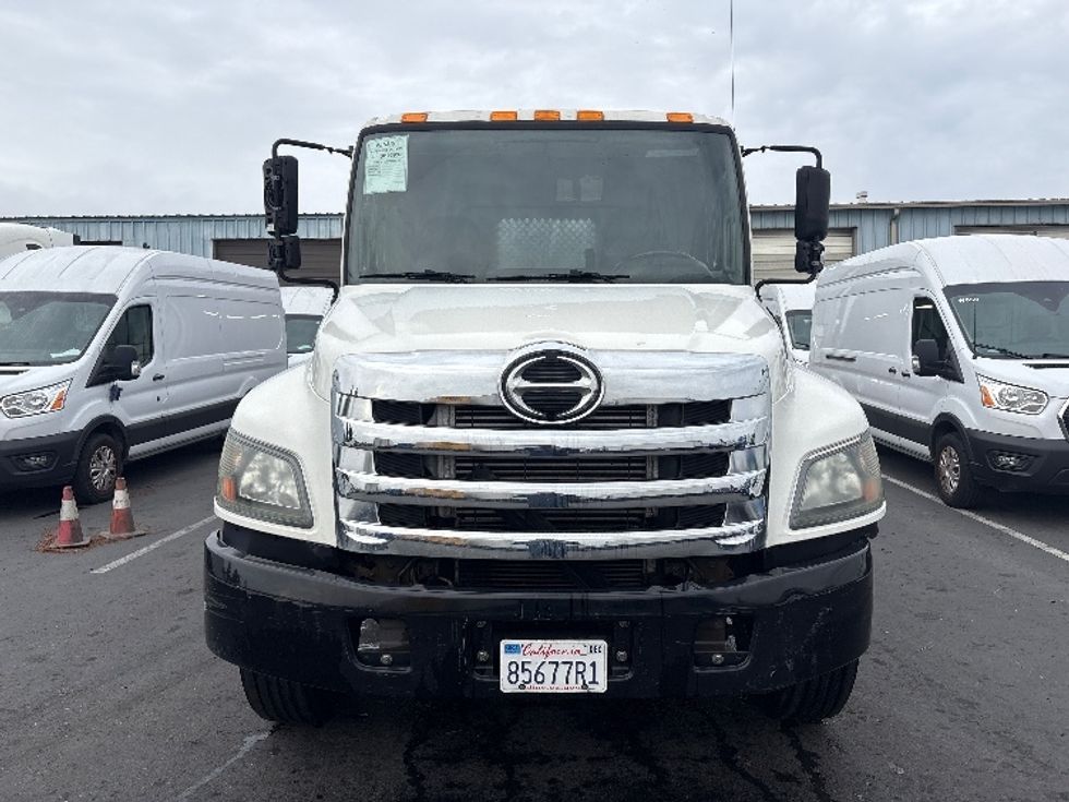 Flatbed Truck-Light and Medium Duty Trucks-Hino-2015-268-West Sacramento-CA-80,907\n\t\tmiles-$ 45,250 - Image 2