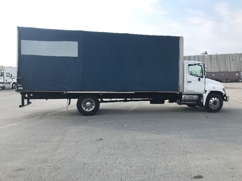 Flatbed Truck-Light and Medium Duty Trucks-Hino-2016-268-Mississauga-ON-172,653\n\t\tkm-$ 72,750 - Image 15