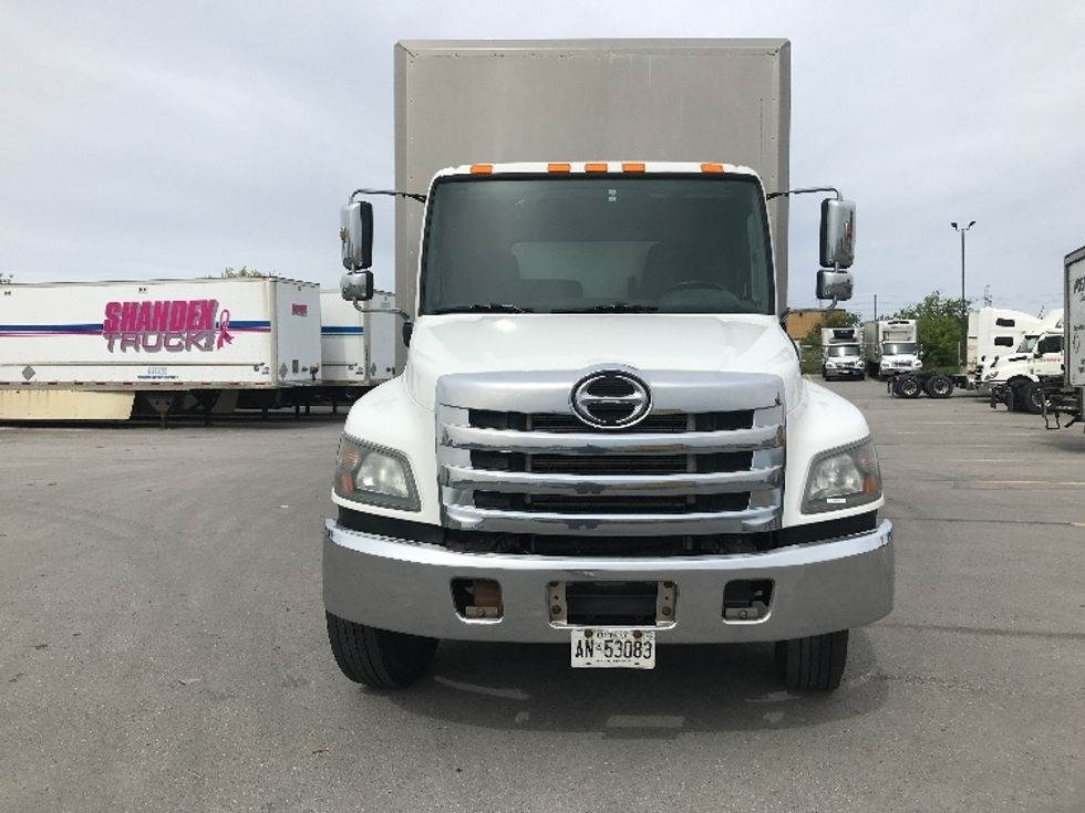 2016 Hino Conventional Type Truck photo 2