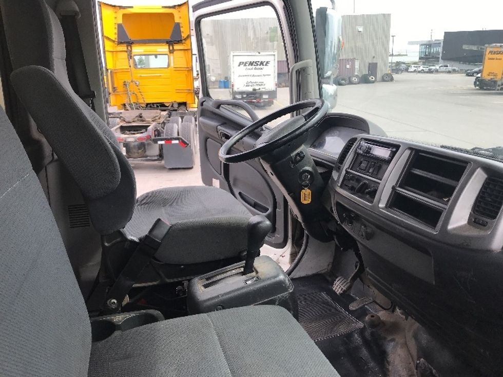 Flatbed Truck-Light and Medium Duty Trucks-Hino-2016-268-Mississauga-ON-172,653\n\t\tkm-$ 72,750 - Image 22