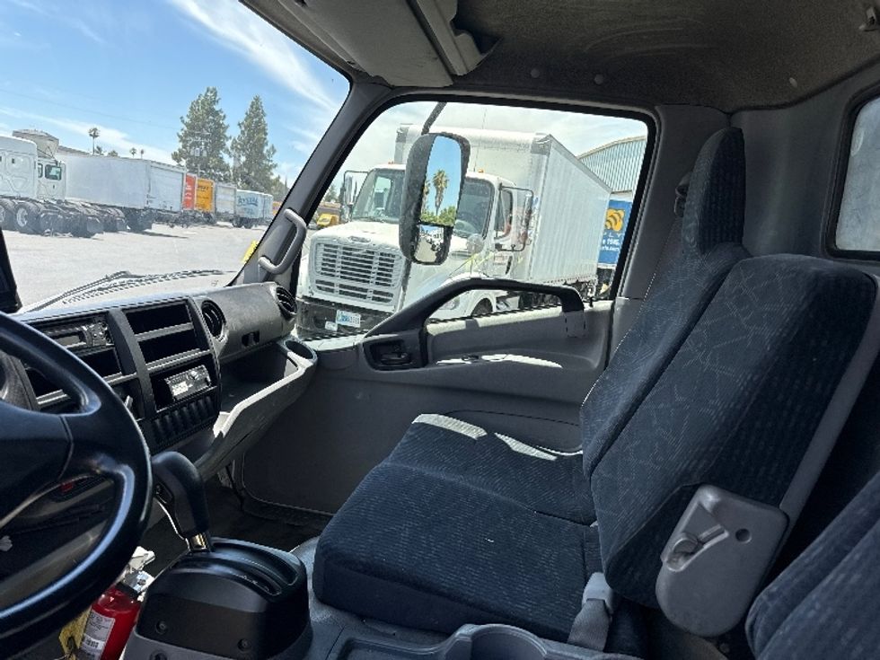 Flatbed Truck-Light and Medium Duty Trucks-Hino-2017-195-West Sacramento-CA-147,950\n\t\tmiles-$ 35,250 - Image 16