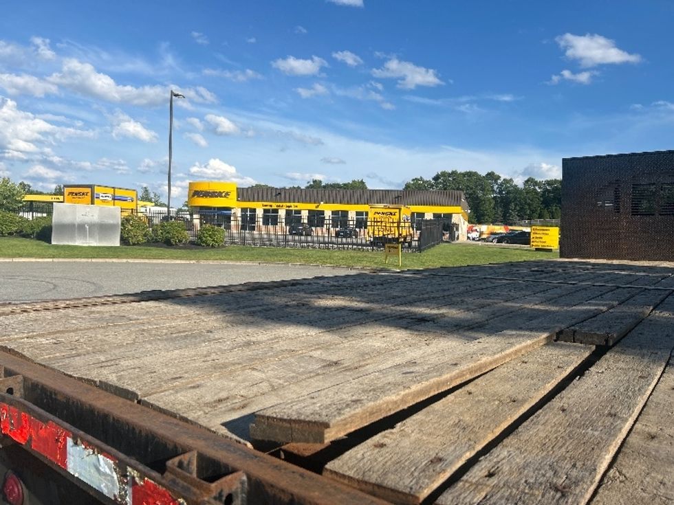 Flatbed Truck-Light and Medium Duty Trucks-Hino-2017-268-Fitchburg-MA-295,771\n\t\tmiles-$ 28,500 - Image 10