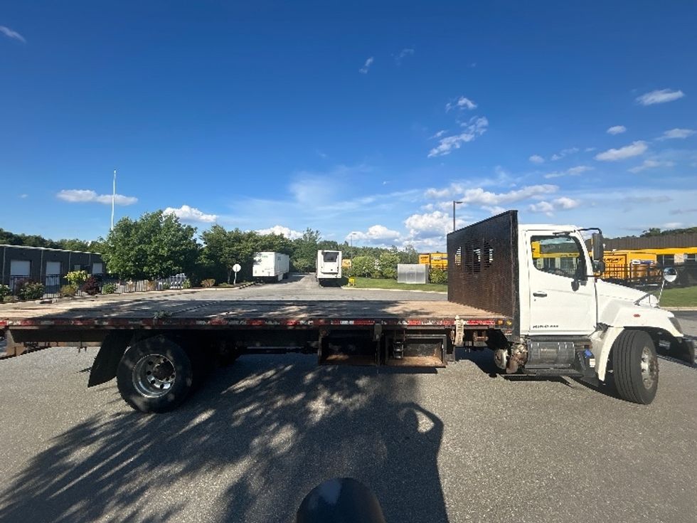 Flatbed Truck-Light and Medium Duty Trucks-Hino-2017-268-Fitchburg-MA-295,771\n\t\tmiles-$ 28,500 - Image 14