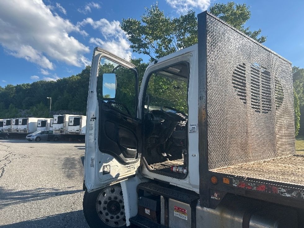 Flatbed Truck-Light and Medium Duty Trucks-Hino-2017-268-Fitchburg-MA-295,771\n\t\tmiles-$ 28,500 - Image 15
