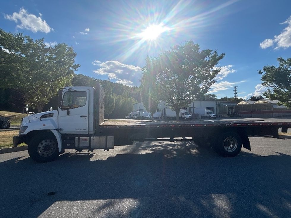 Flatbed Truck-Light and Medium Duty Trucks-Hino-2017-268-Fitchburg-MA-295,771\n\t\tmiles-$ 28,500 - Image 4