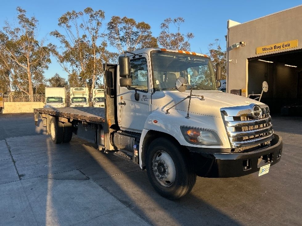 Flatbed Truck-Light and Medium Duty Trucks-Hino-2017-268-Fontana-CA-182,786\n\t\tmiles-$ 42,500 - Image 1