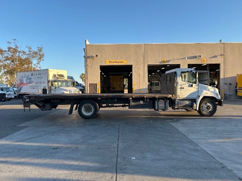 Flatbed Truck-Light and Medium Duty Trucks-Hino-2017-268-Fontana-CA-182,786\n\t\tmiles-$ 42,500 - Image 12