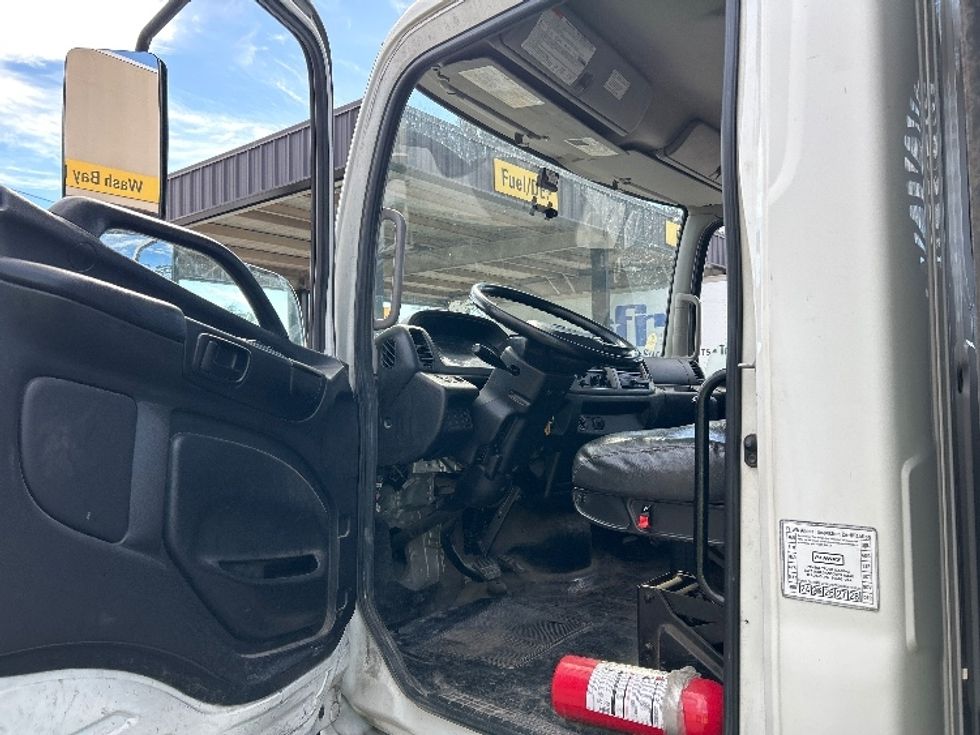 Flatbed Truck-Light and Medium Duty Trucks-Hino-2017-268-Fontana-CA-182,786\n\t\tmiles-$ 42,500 - Image 13