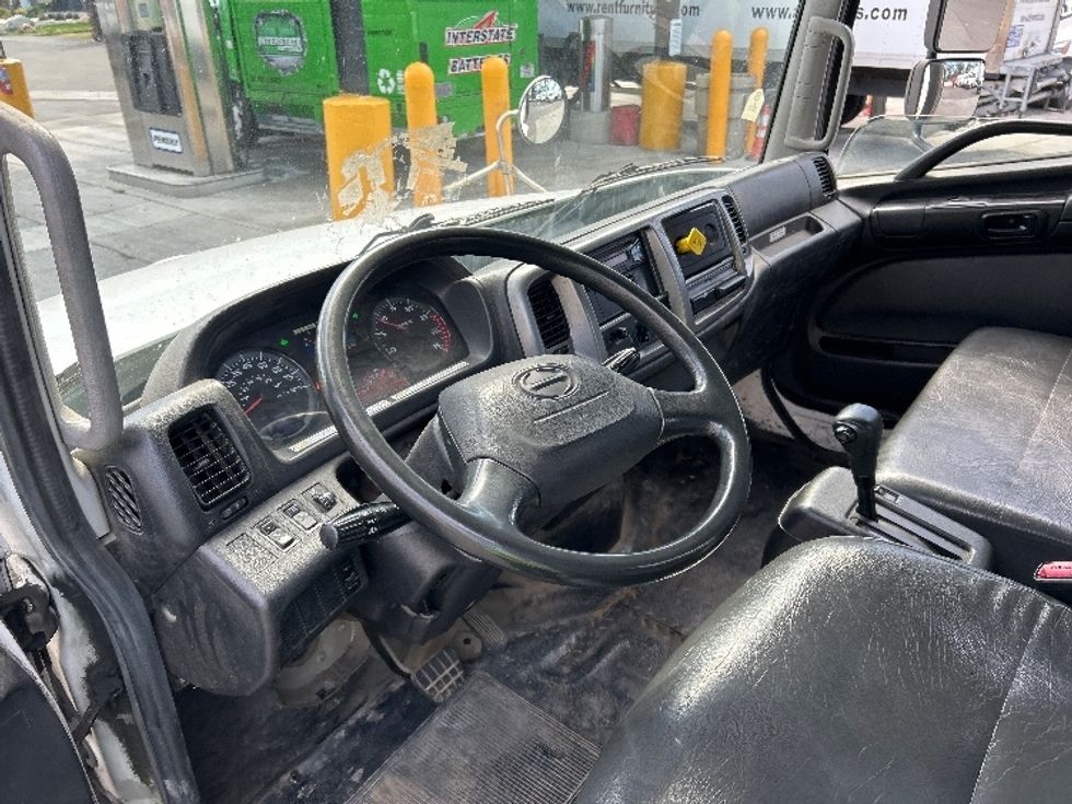 Flatbed Truck-Light and Medium Duty Trucks-Hino-2017-268-Fontana-CA-182,786\n\t\tmiles-$ 42,500 - Image 14