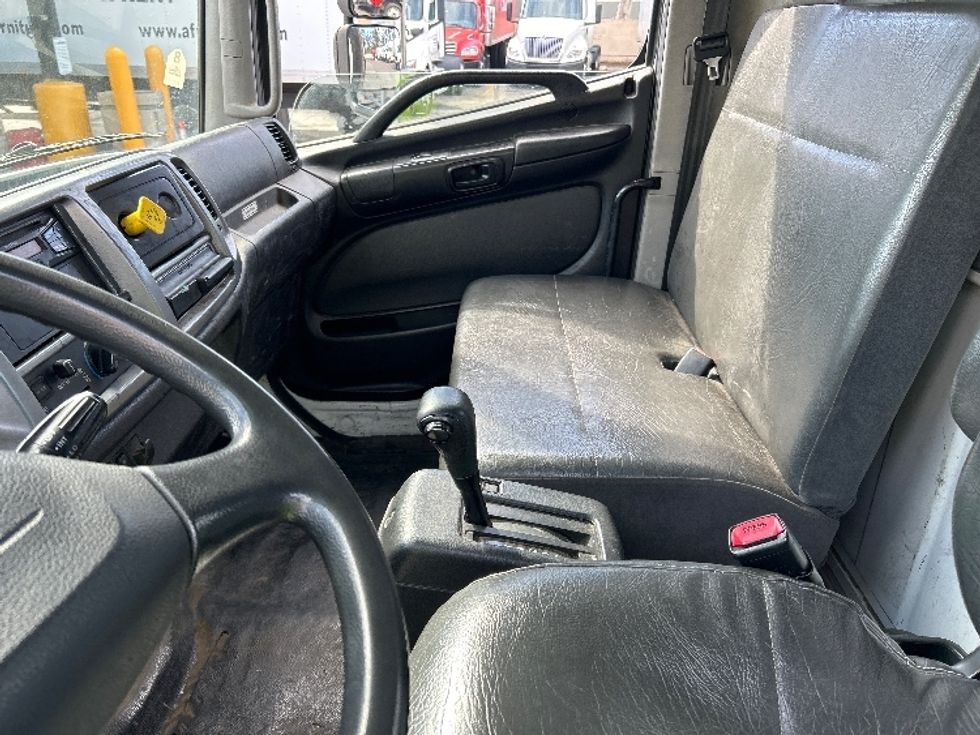 Flatbed Truck-Light and Medium Duty Trucks-Hino-2017-268-Fontana-CA-182,786\n\t\tmiles-$ 42,500 - Image 16