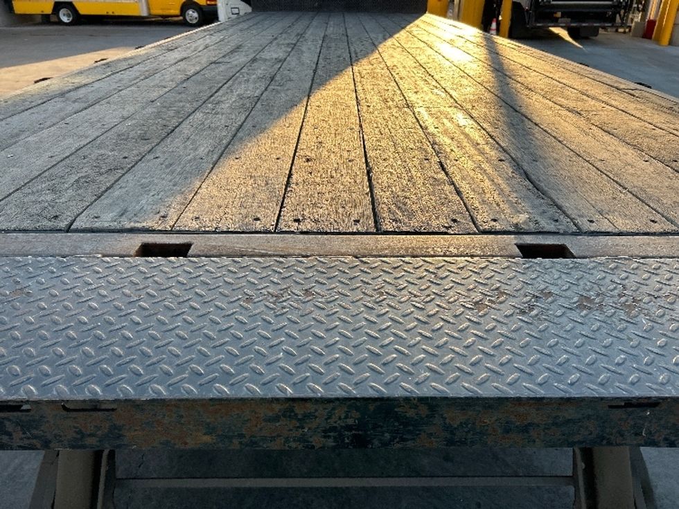 Flatbed Truck-Light and Medium Duty Trucks-Hino-2017-268-Fontana-CA-182,786\n\t\tmiles-$ 42,500 - Image 9