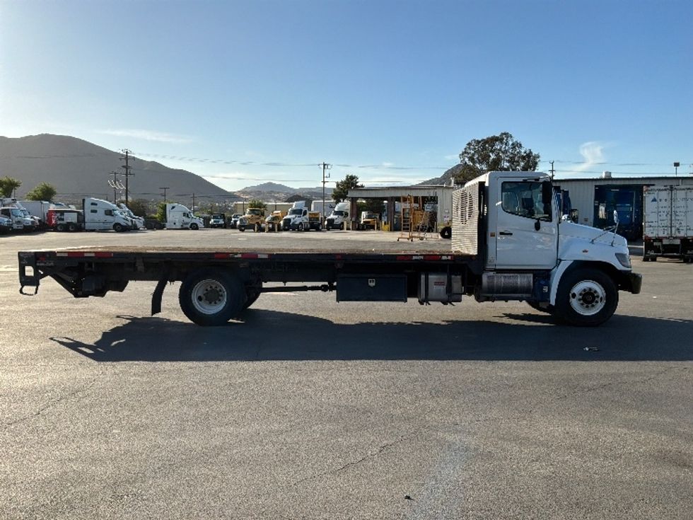 Flatbed Truck-Light and Medium Duty Trucks-Hino-2017-268-Fontana-CA-477,267\n\t\tmiles-$ 18,750 - Image 15