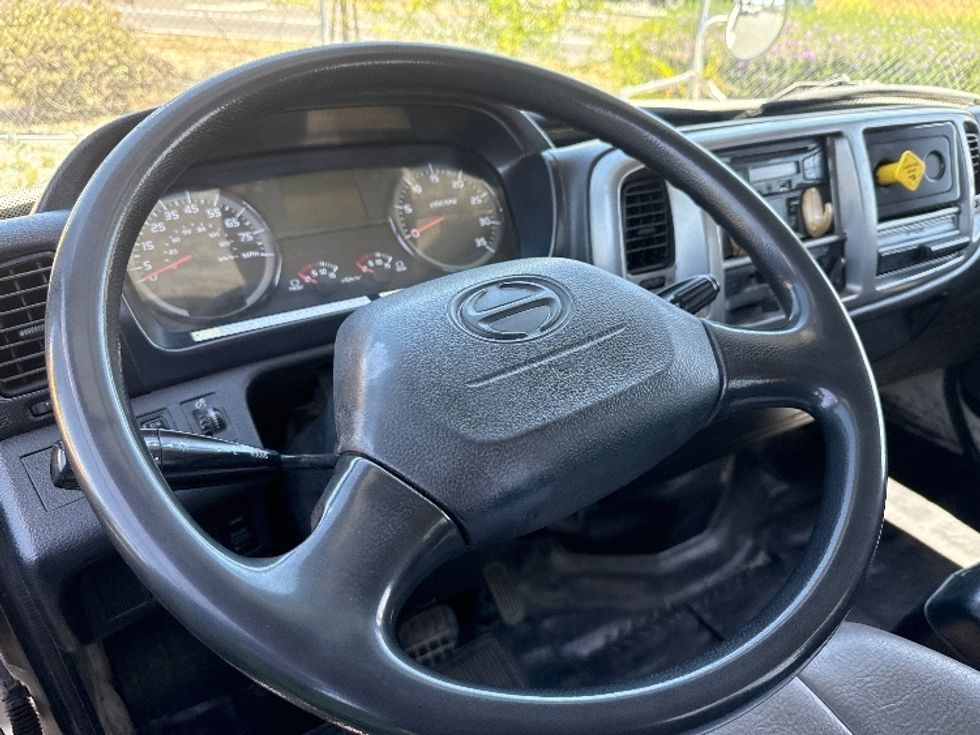 Flatbed Truck-Light and Medium Duty Trucks-Hino-2017-268-Fontana-CA-477,267\n\t\tmiles-$ 18,750 - Image 17