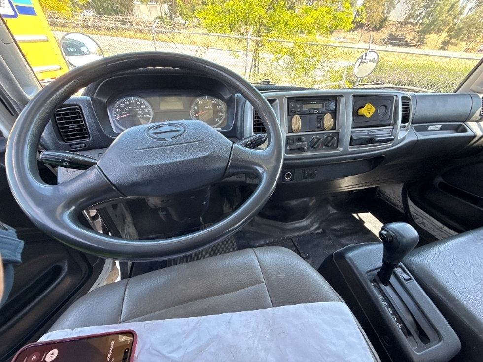 Flatbed Truck-Light and Medium Duty Trucks-Hino-2017-268-Fontana-CA-477,267\n\t\tmiles-$ 18,750 - Image 18