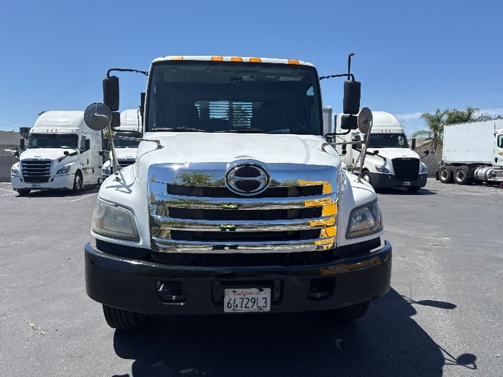 Flatbed Truck-Light and Medium Duty Trucks-Hino-2017-268-Fontana-CA-477,267\n\t\tmiles-$ 18,750 - Image 2