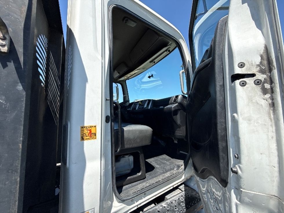 Flatbed Truck-Light and Medium Duty Trucks-Hino-2017-268-Fontana-CA-477,267\n\t\tmiles-$ 18,750 - Image 20