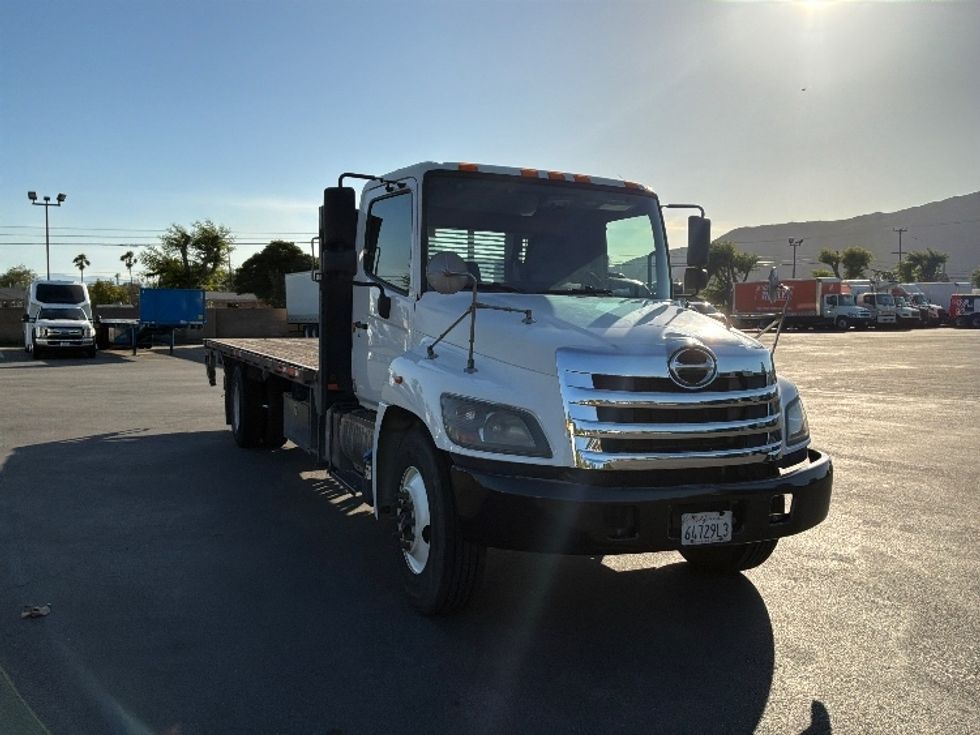 Flatbed Truck-Light and Medium Duty Trucks-Hino-2017-268-Fontana-CA-477,267\n\t\tmiles-$ 18,750 - Image 3