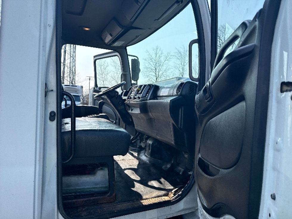 Flatbed Truck-Light and Medium Duty Trucks-Hino-2017-268-South Plainfield-NJ-237,504\n\t\tmiles-$ 31,250 - Image 16