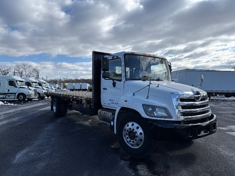 Flatbed Truck-Light and Medium Duty Trucks-Hino-2017-268-South Plainfield-NJ-238,738\n\t\tmiles-$ 31,250 - Image 1