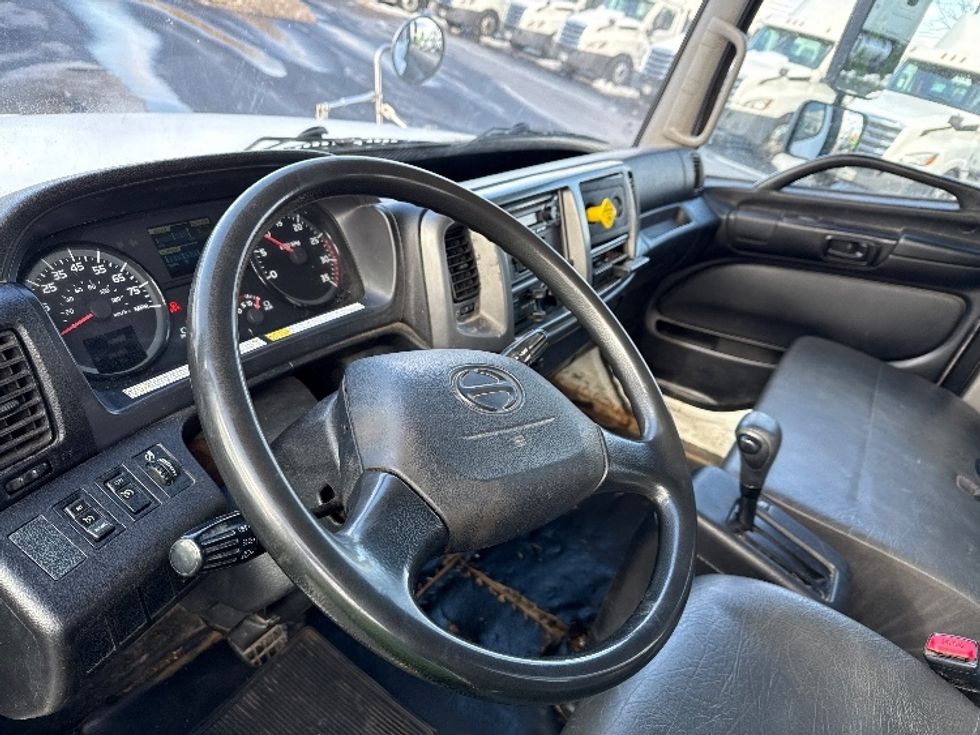 Flatbed Truck-Light and Medium Duty Trucks-Hino-2017-268-South Plainfield-NJ-238,738\n\t\tmiles-$ 31,250 - Image 13